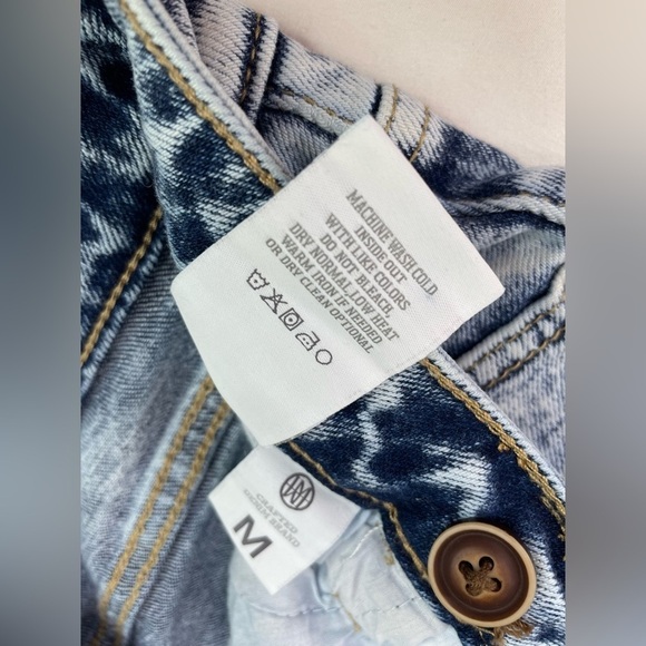 l&M Crafted Cross Over Mom Shorts High Waisted Denim Size Medium - Picture 4 of 9